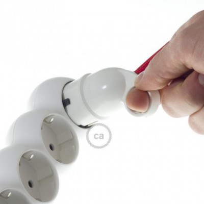 Clavija Schuko Confort con anillo 16A 250V Blanca