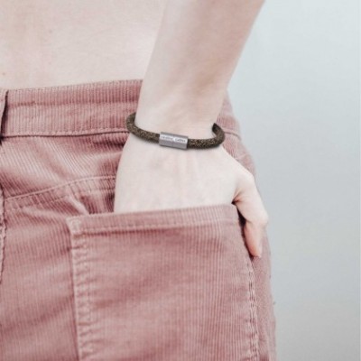 Pulsera con cierre magnético de plata mate y cable RN04