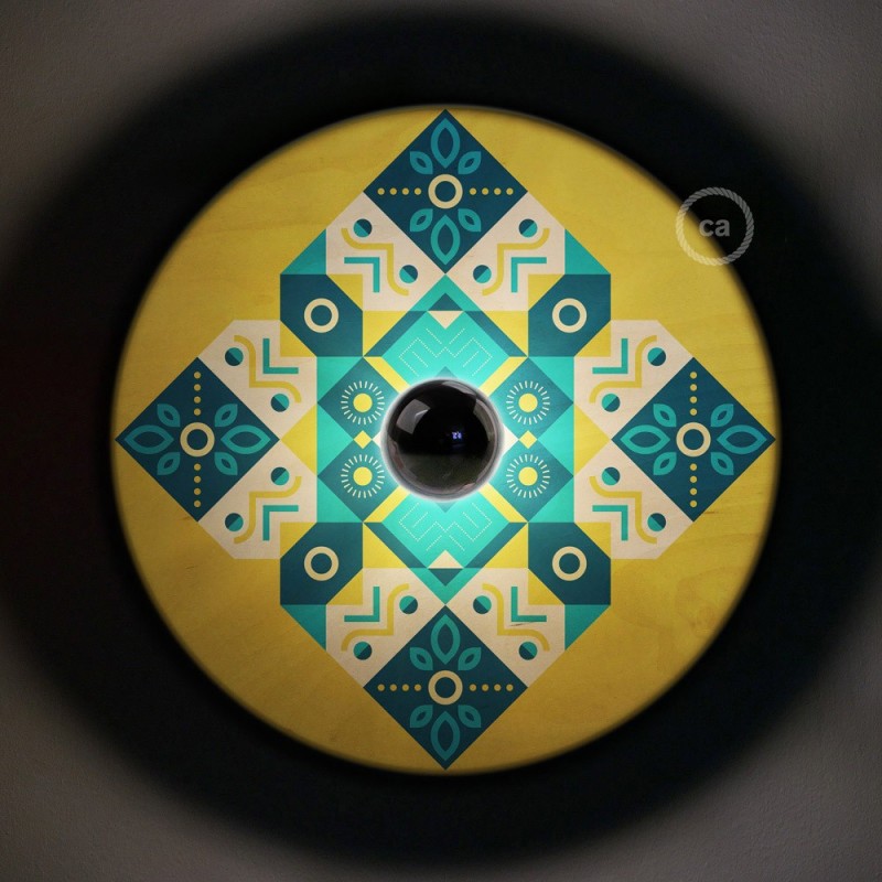 Lámpara de pared Ethnic con pantalla UFO ilustrada doble cara, diseño por varios artistas